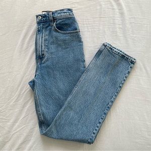 ABERCROMBIE & FITCH Curve Love Ultra HighRise 90’s Straight Jean